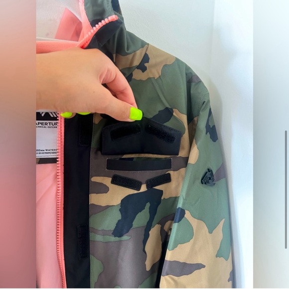 Aperture Snowboard/Ski Jacket - Picture 4 of 10